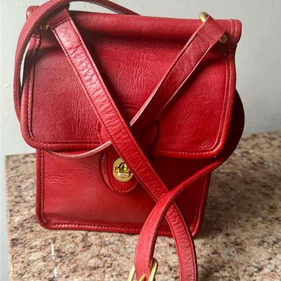 Red Vintage Coach Crossbody - Picture 6 of 9